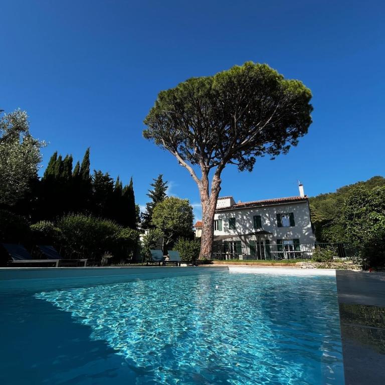 Villavos- Le Bocage - Ancienne bastide Au charme authentique - piscine et jardin privés - 12 pers - Cassis - Villa - 47