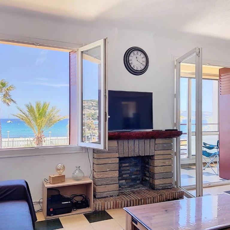 Appartement en bord de plage avec terrasse, parking privé, wifi et équipements modernes - FR-1-770-15 - Appartement - 5