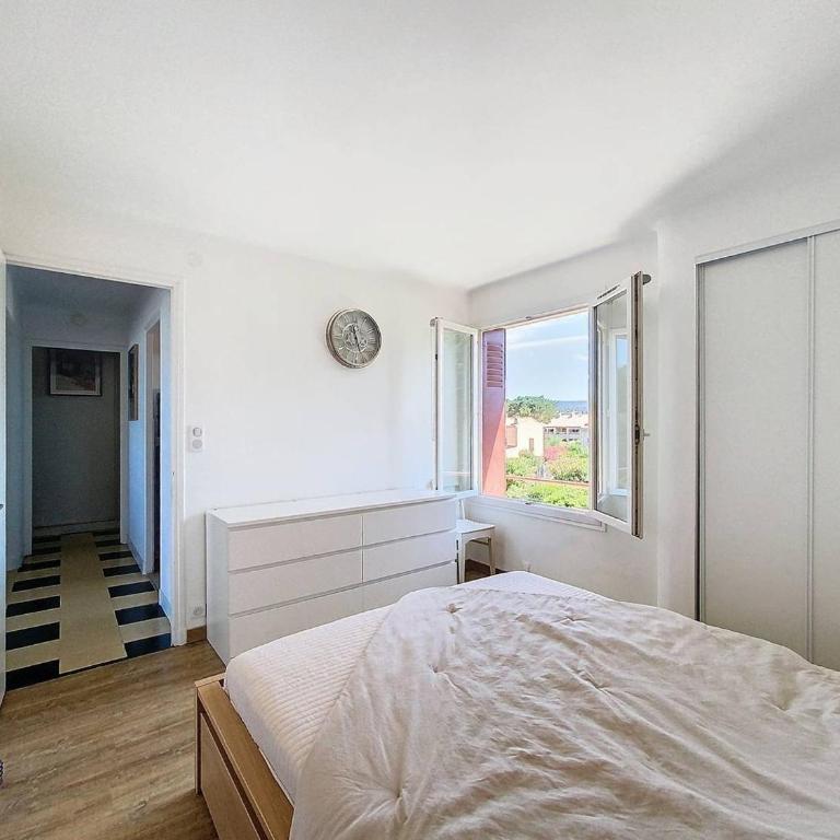 Appartement en bord de plage avec terrasse, parking privé, wifi et équipements modernes - FR-1-770-15 - Appartement - 10