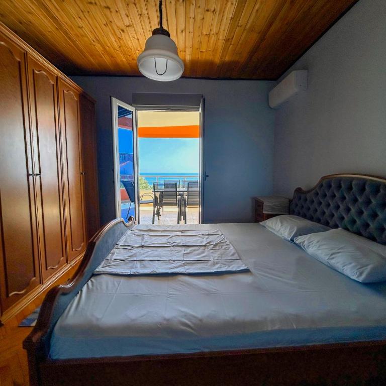 Apartments Olga - Apartman sa 2 Spavaće Sobe, Terasom i Pogledom na More - 2
