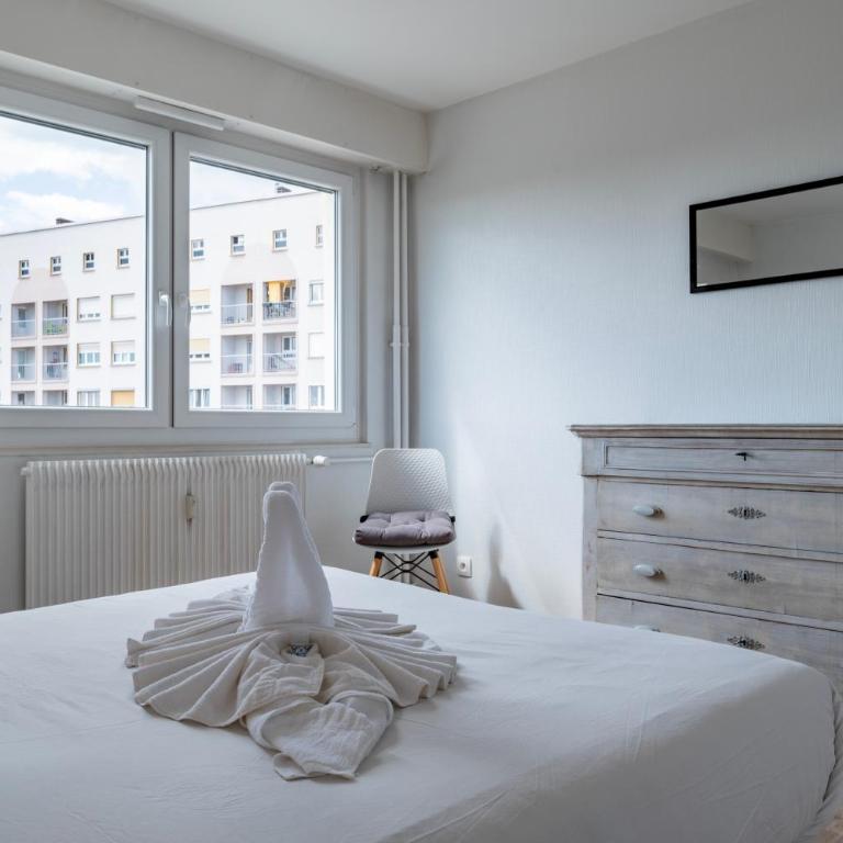 Le Saint Aloïse - Balcon, Vue à 10min du Centre - Apartamento - 28