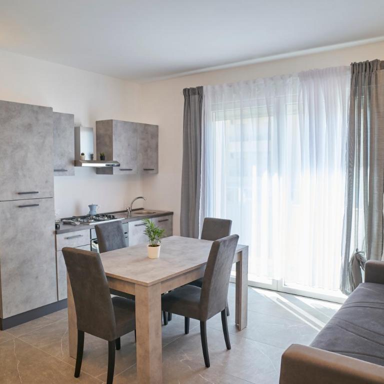 Villa Borghesi Suites Fronte Mare - Appartamento con 2 Camere da Letto e Balcone - 13