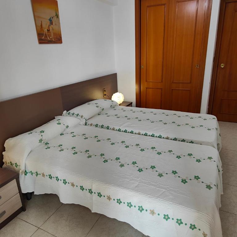 Solo familias Torre Domo Benidorm - One-Bedroom Apartment with Sea View and Terrace - 6