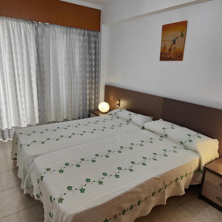 Solo familias Torre Domo Benidorm - One-Bedroom Apartment with Sea View and Terrace - 7