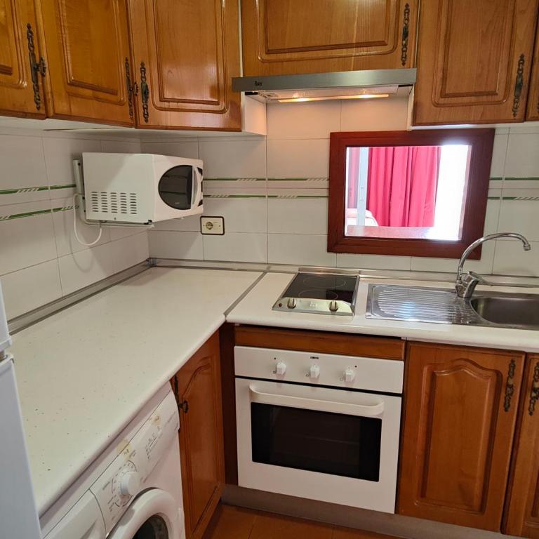 Solo familias Torre Domo Benidorm - One-Bedroom Apartment with Sea View and Terrace - 14
