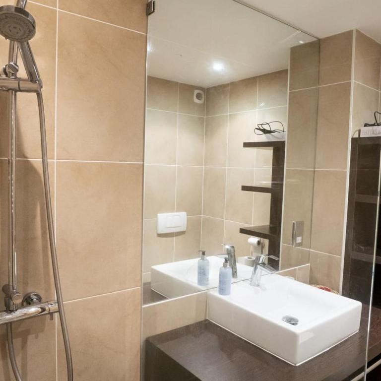 Chalet spacieux 8 pers, proximité centre et remontées - FR-1-676-58 - Appartement - 10