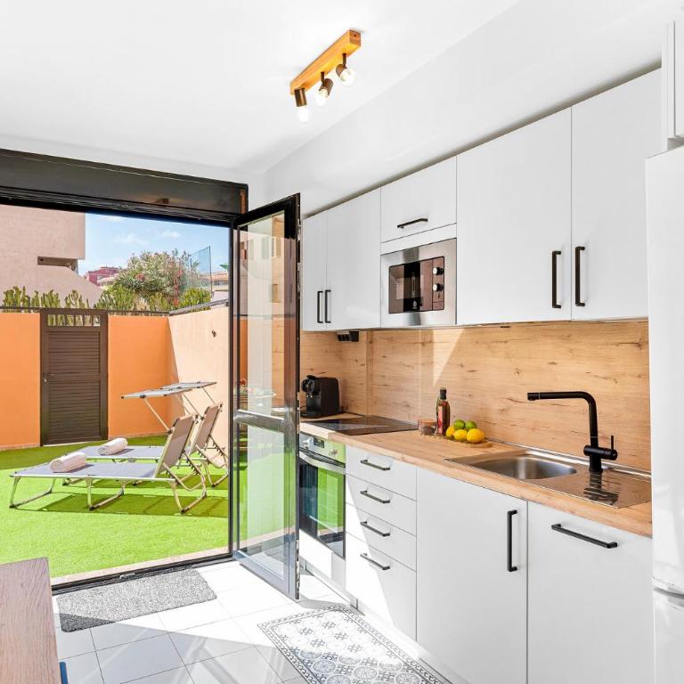 MEDANO4YOU Seabreeze Terrace - Apartamento de 2 dormitorios con terraza - 1