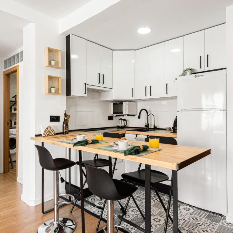 Soleado y luminoso a 3 minutos de la playa-Carihuela - Apartamento de 1 dormitorio - 10