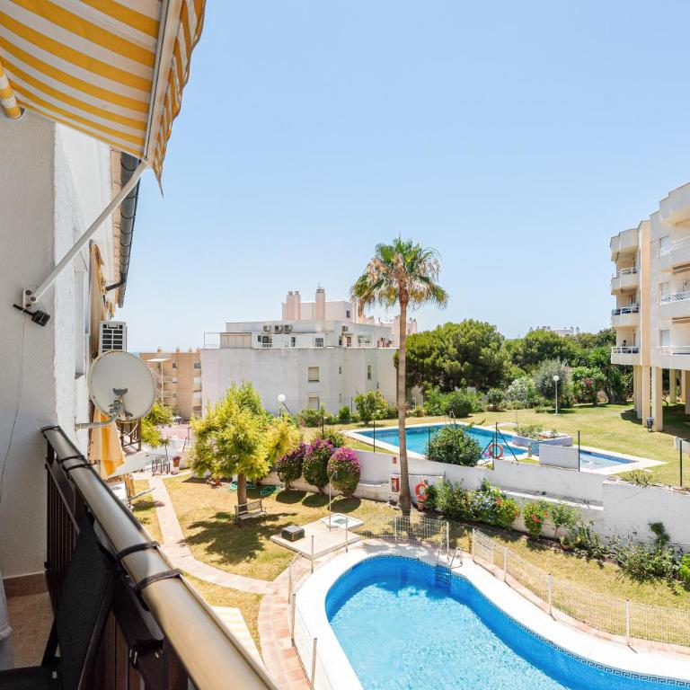 Soleado y luminoso a 3 minutos de la playa-Carihuela - Apartamento de 1 dormitorio - 4