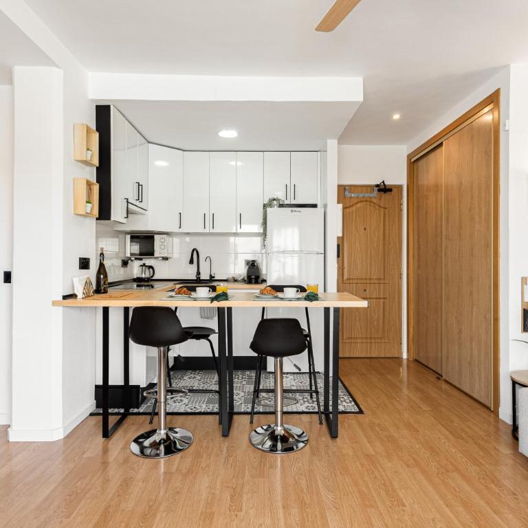 Soleado y luminoso a 3 minutos de la playa-Carihuela - Apartamento de 1 dormitorio - 6