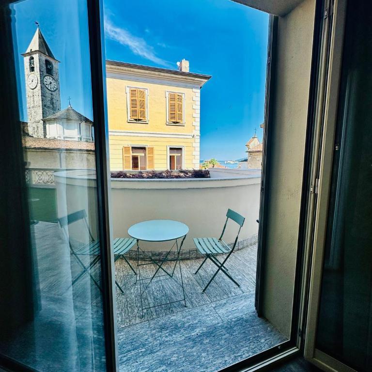 Hotel Al Campanile - Luxury Suites & Apartments - Suite con Vista Lago Parziale - 14