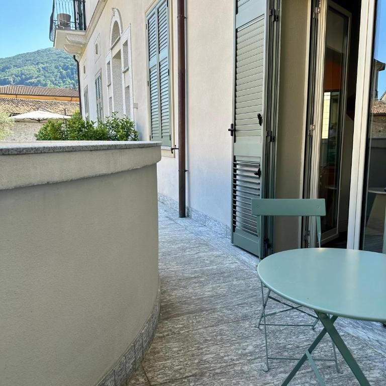 Hotel Al Campanile - Luxury Suites & Apartments - Suite con Vista Lago Parziale - 15