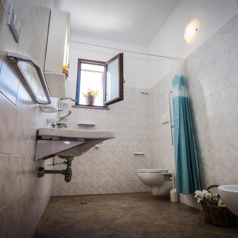 Agriturismo Masseria Le Creste - Camera Quadrupla con Bagno Privato - 12
