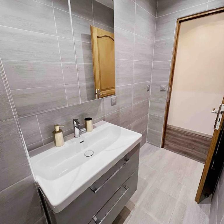 Appartement Rénové de 3 Pièces à Paris Nation - Apartamento de 2 dormitorios - 6
