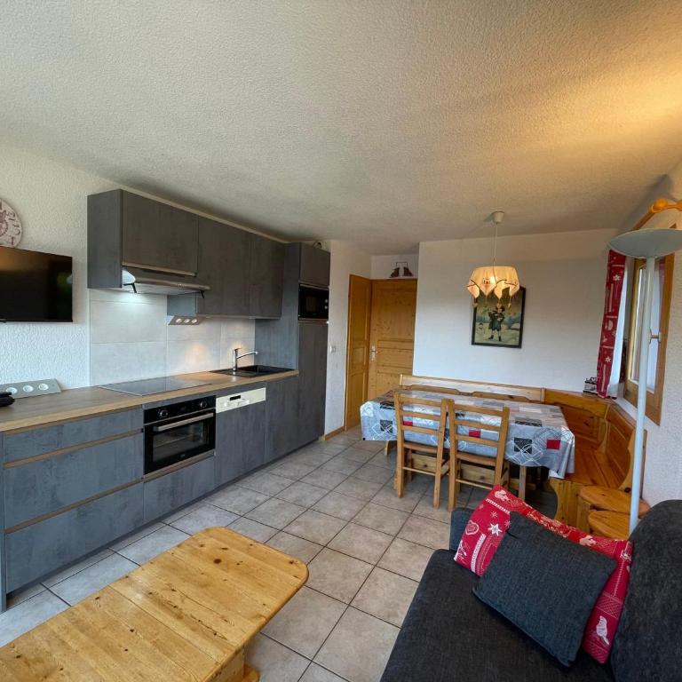 Charmant 3 pièces aux Saisies, 6 pers, balcon, wifi - Two-Bedroom Apartment - 5