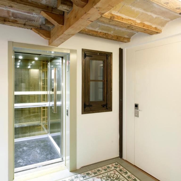 Barcelona Classic Palau Apartments - Two-Bedroom Apartment - 4