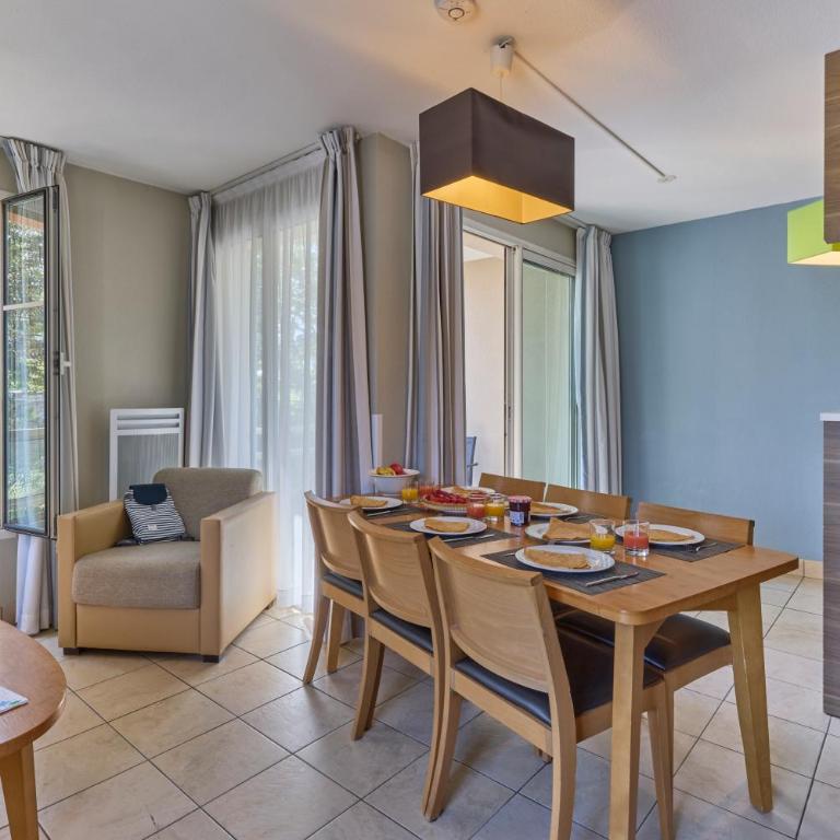 Residence Reine Marine - Appartement 2 Chambres (6 Adultes) avec Vue sur la Ville - 9