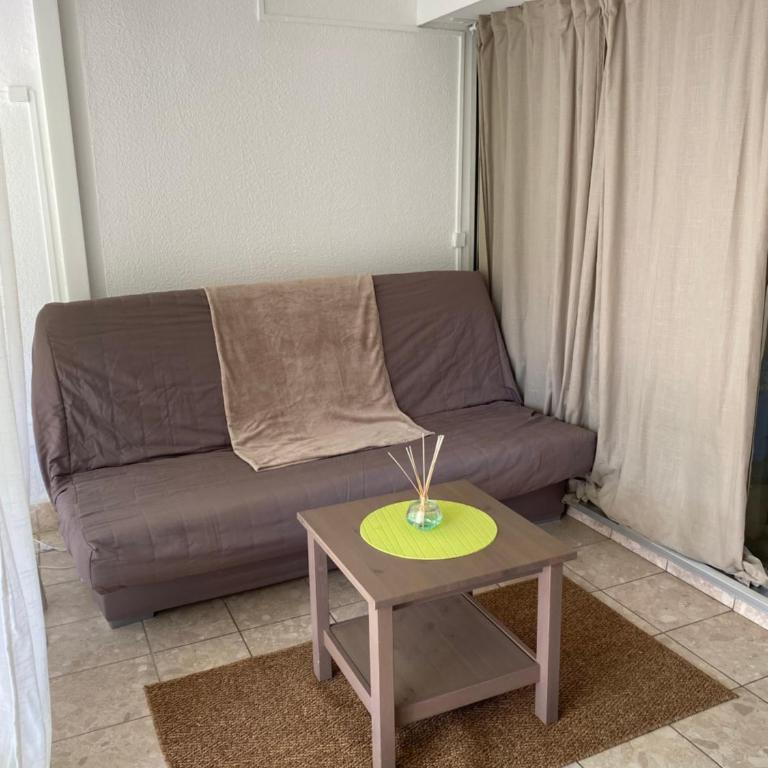 Appartement 4 personnes avec terrasse et piscine proche plage et commerces - Apartment mit 1 Schlafzimmer - 8