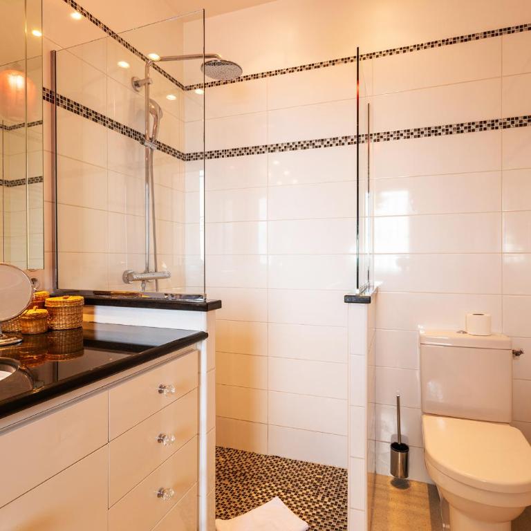 ROMANTIC VILLA VI4412 By Riviera Holiday Homes - Villa - Vue sur Mer - 27