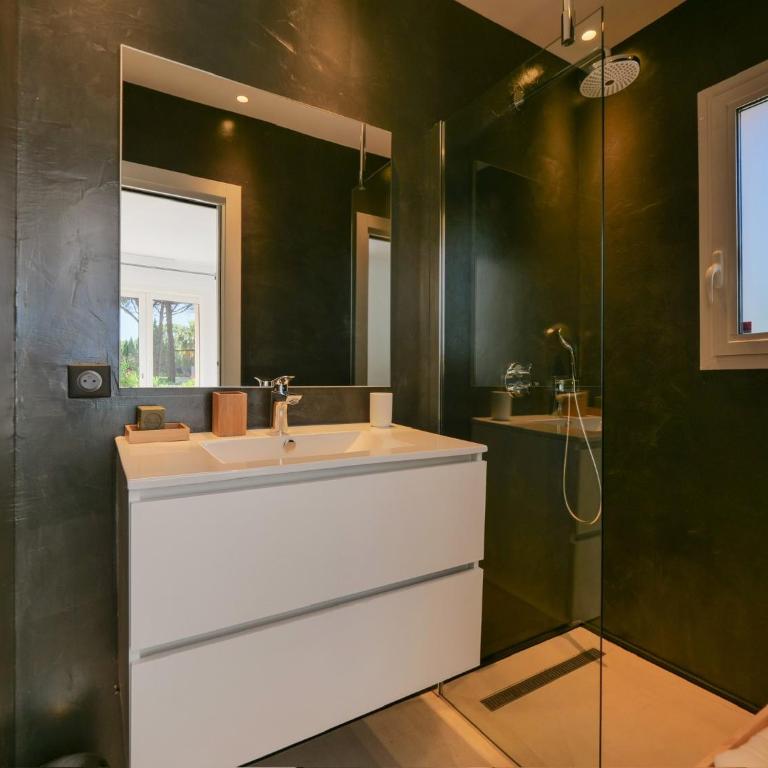 Villa Pinède proche plage et Saint Tropez - Three-Bedroom Villa - 11