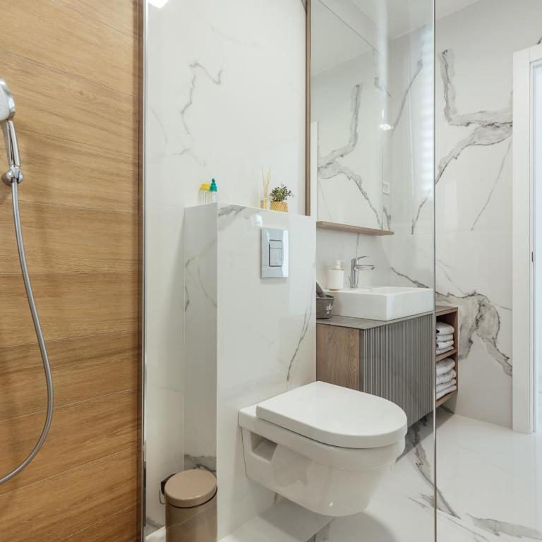 Savina Beachfront Oasis - Two-Bedroom Apartment with Sea View - 14