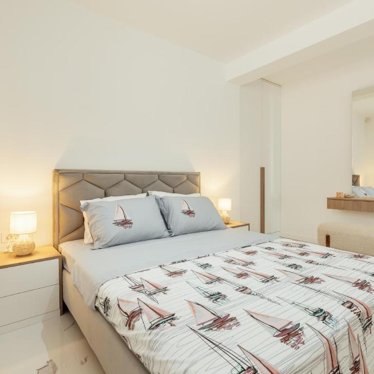 Savina Beachfront Oasis - Two-Bedroom Apartment with Sea View - 18