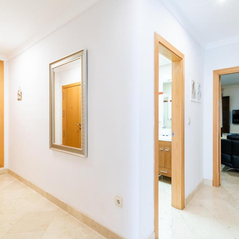 Centrico y Acogedor Apartamento en Centro Granada - Two-Bedroom Apartment - 53