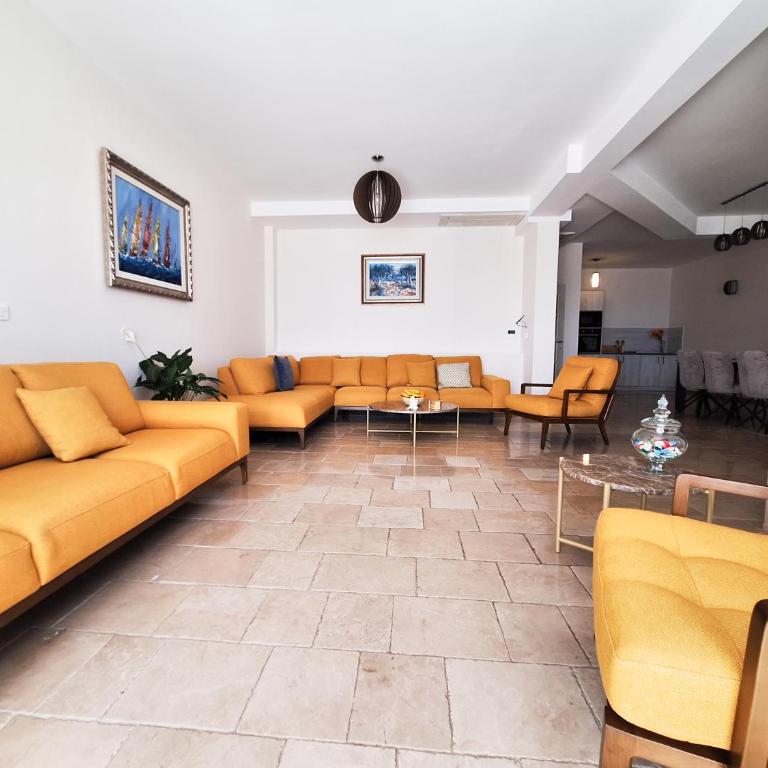 Casa Oliva Villas with Private Heated Pools and Guest Apartments-No Pool Access - Three-Bedroom Villa - 7