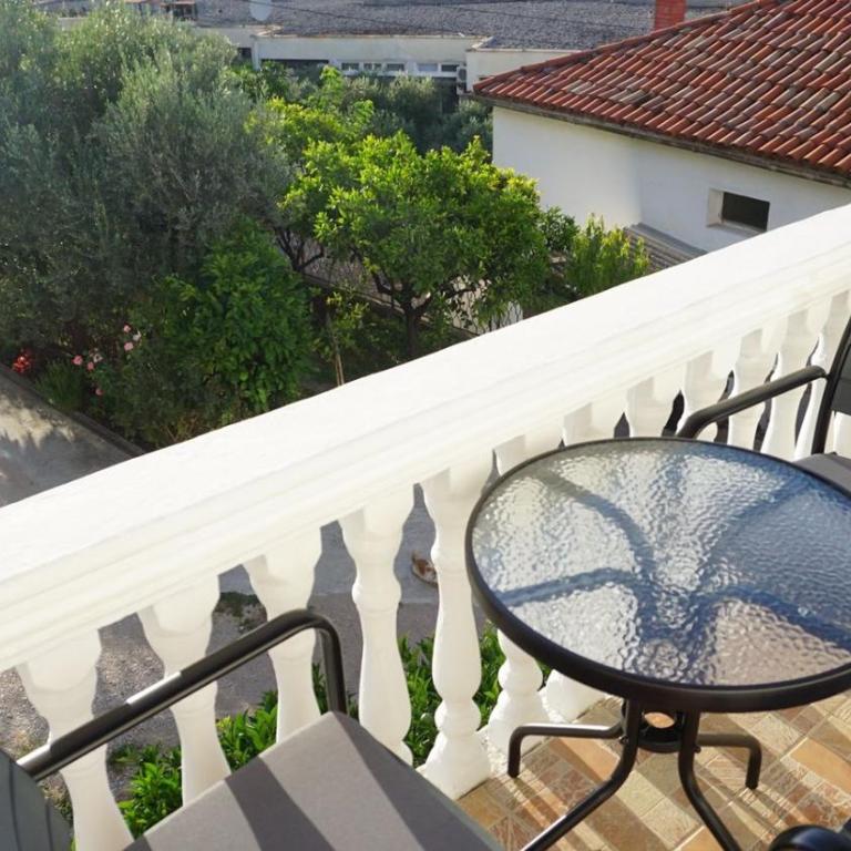Guesthouse Sinani - Standard Triple Studio - 8