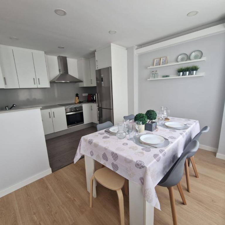 Apartamento Cancela, super luminoso y bien situado - Apartamento de 2 dormitorios - 4