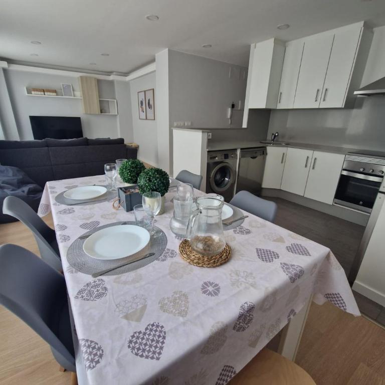Apartamento Cancela, super luminoso y bien situado - Apartamento de 2 dormitorios - 1