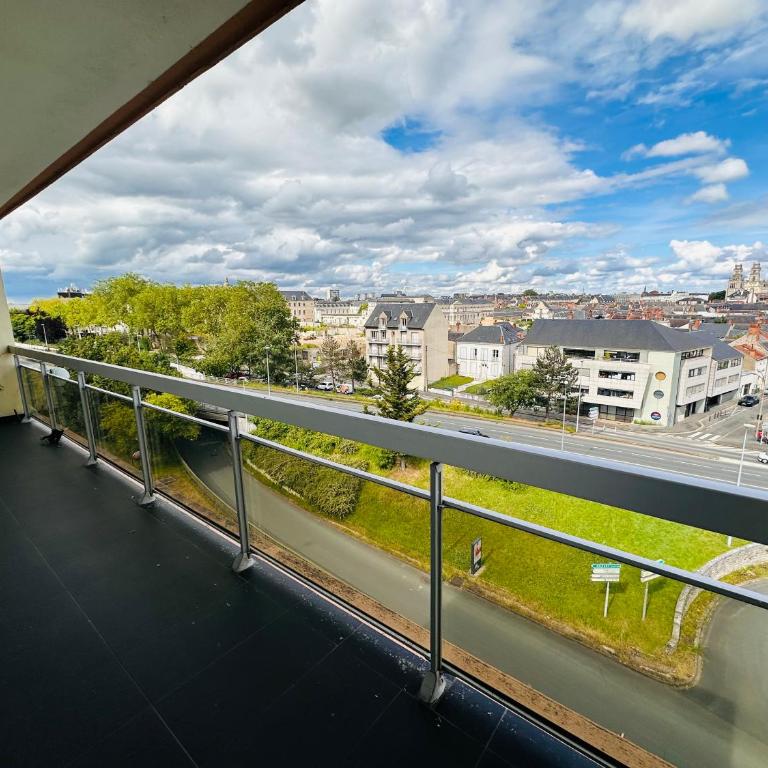 Orléans proche bord de Loire - Appartement 2 chambres avec grand balcon - Le Panoramique Orléanais - Two-Bedroom Apartment - 18