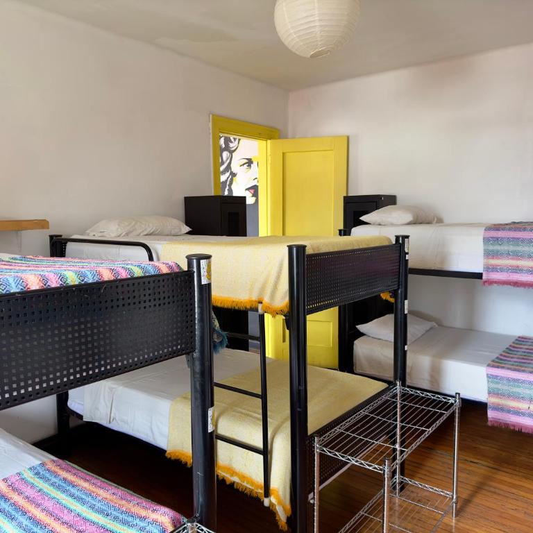 Massiosare El Hostal - Cama en habitación compartida mixta de 6 camas - 1