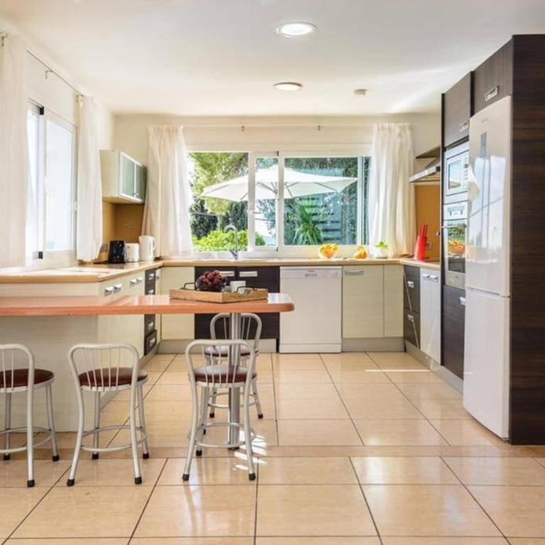 Villa by Ibiza with Pool, Sea Views BBQ - Villa - 11