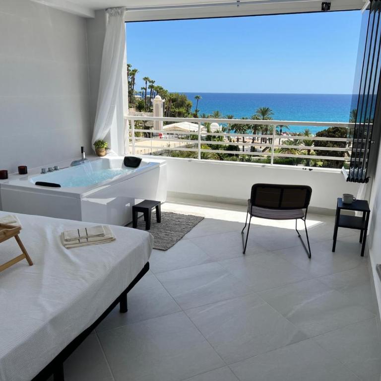 Modern apartment sea view with private jacuzzi - Two-Bedroom Apartment - 22