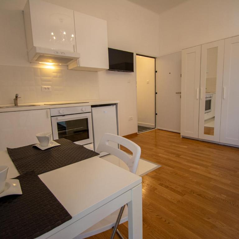 Serene Bulbuder Suite - Apartman sa Balkonom - 14