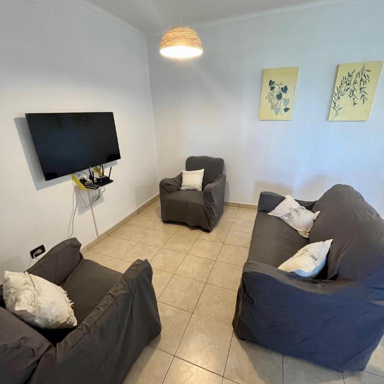 Amplio y luminoso departamento en complejo cerrado - Apartamento de 2 dormitorios - 3