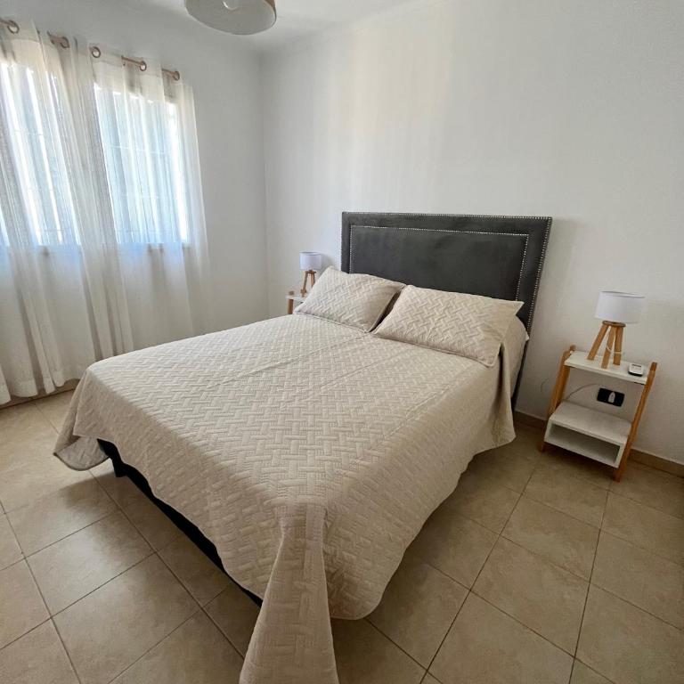 Amplio y luminoso departamento en complejo cerrado - Apartamento de 2 dormitorios - 12