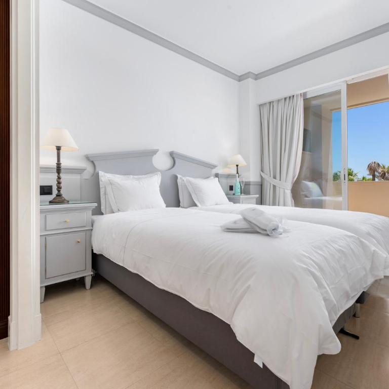 Stunning Renovated 2-bedroom in Golden Mile - Two-Bedroom Apartment - 6