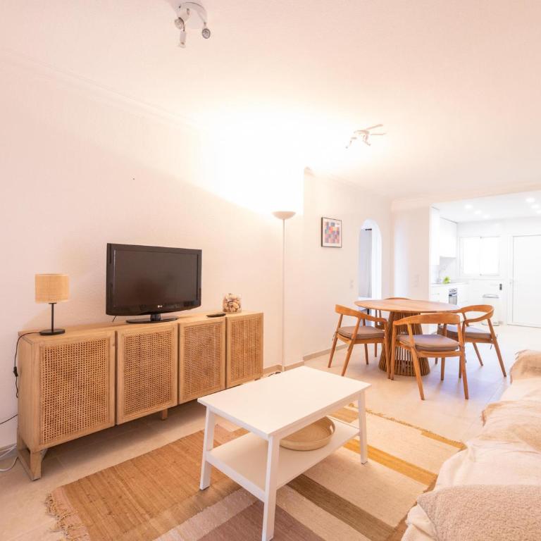 Apartamento renovado con terraza vistas al mar en L'Escala - ES-325-24 - Apartment - 8