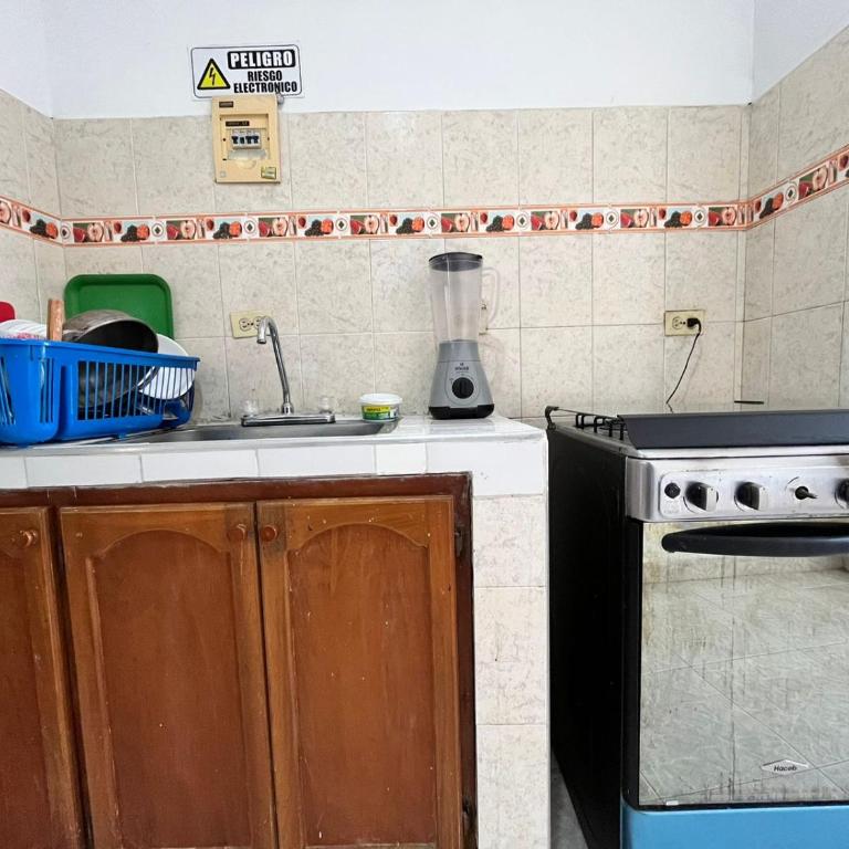 Hospedaje Las Palmas apto 203 - Two-Bedroom Apartment - 3