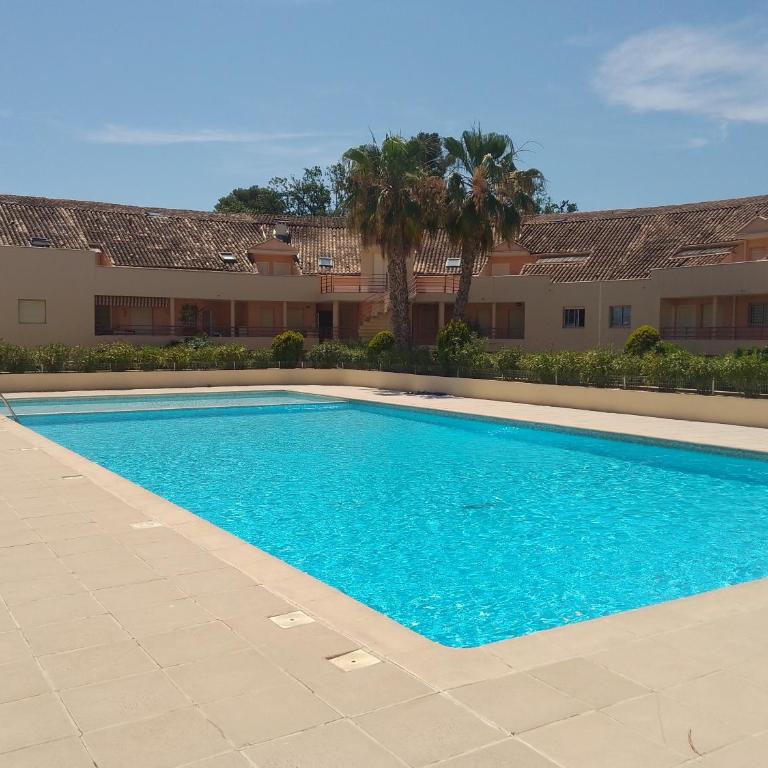 Grand Studio Parc de Vaugrenier - Climatiseur - Terrasse - Piscine - Studio - 1