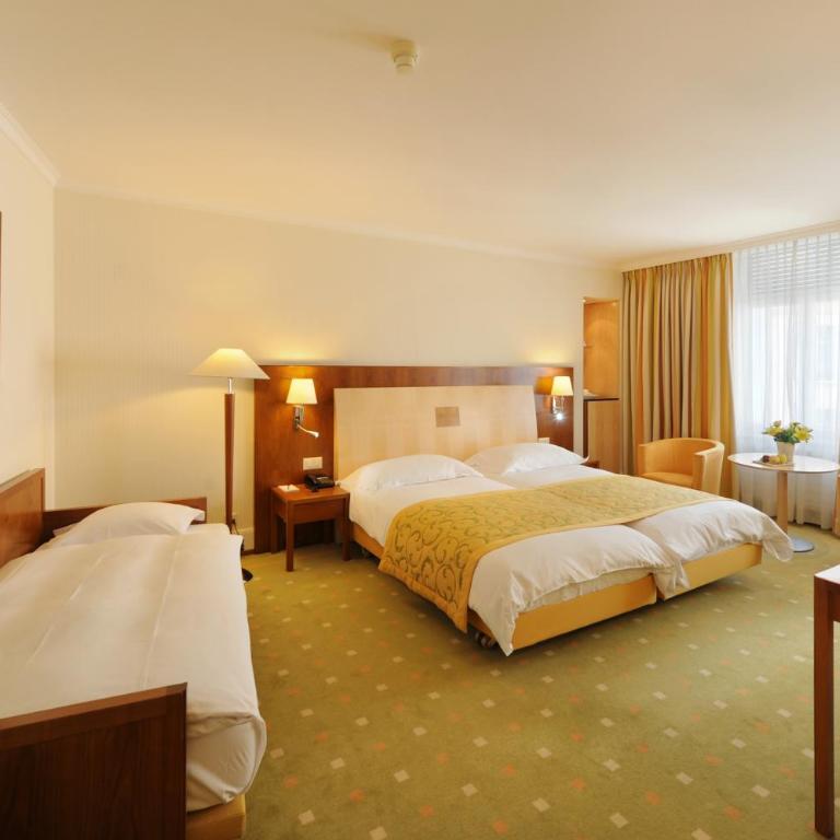 Hôtel de la Paix Lausanne - Dreibettzimmer - 1