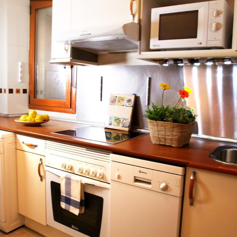 Luminoso, pleno Madrid - Two-Bedroom Apartment - 10