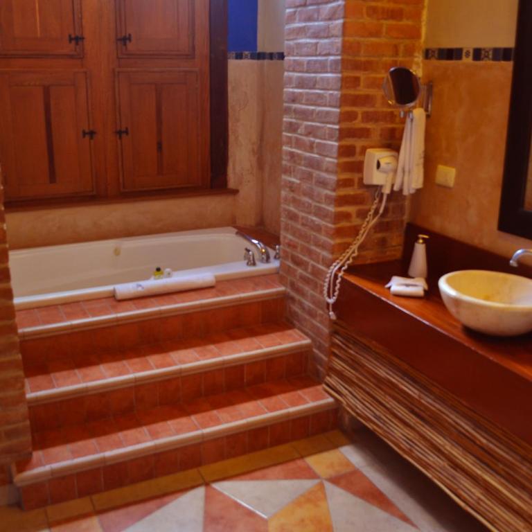 Hotel Boutique Casa San Angel - Queen Suite with Spa Bath - 6