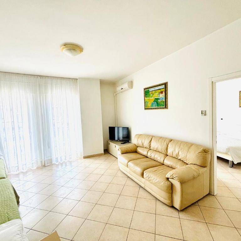 Sunny Home - Piazza Mazzini - Immobil Relax - Appartamento con 1 Camera da Letto - 2