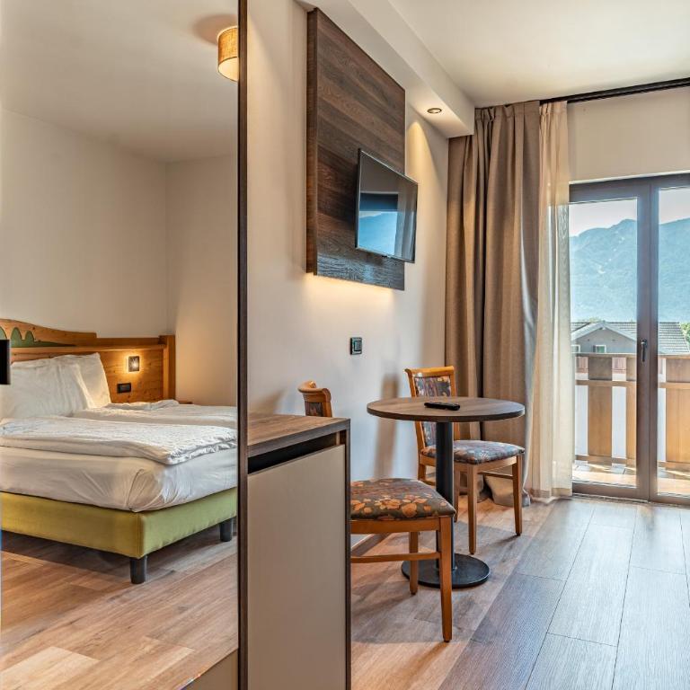 Hotel Ariston - Camera Matrimoniale con Vista Lago - 5