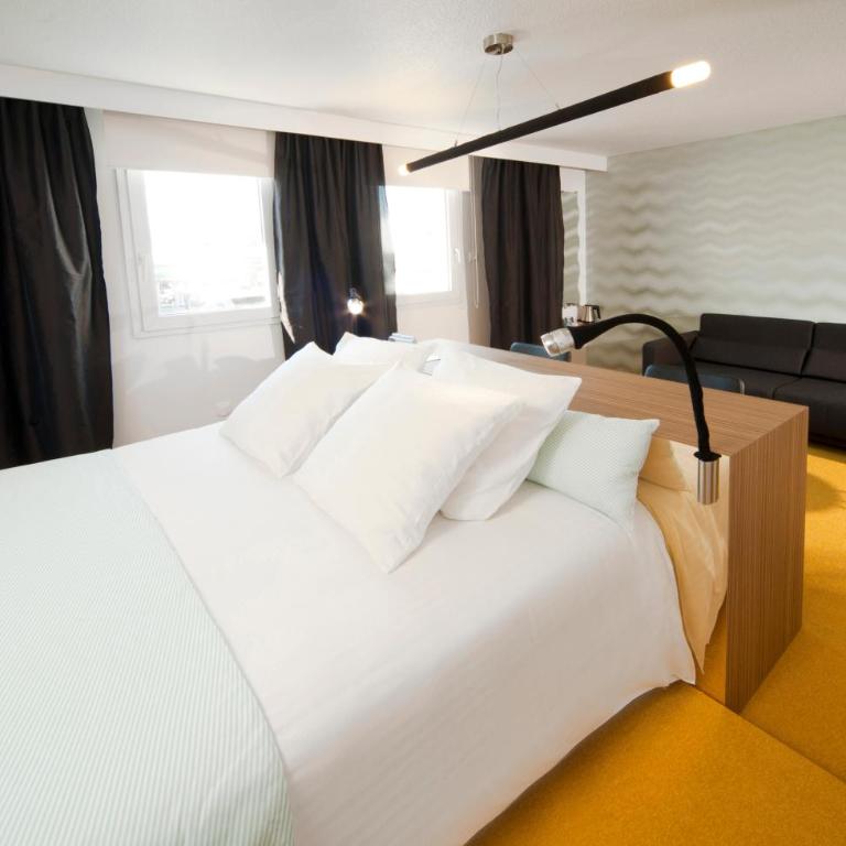 Kyriad Saint-Etienne Centre - Chambre Standard avec Un Lit Double & Un Canapé-Lit - 1