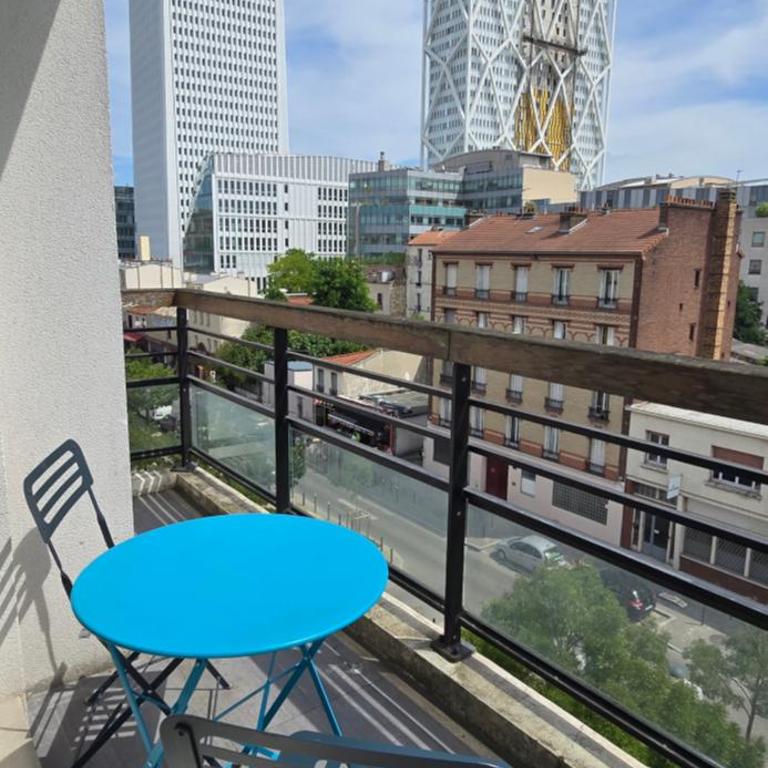 Bel appartement près du métro - Apartamento con balcón - 12