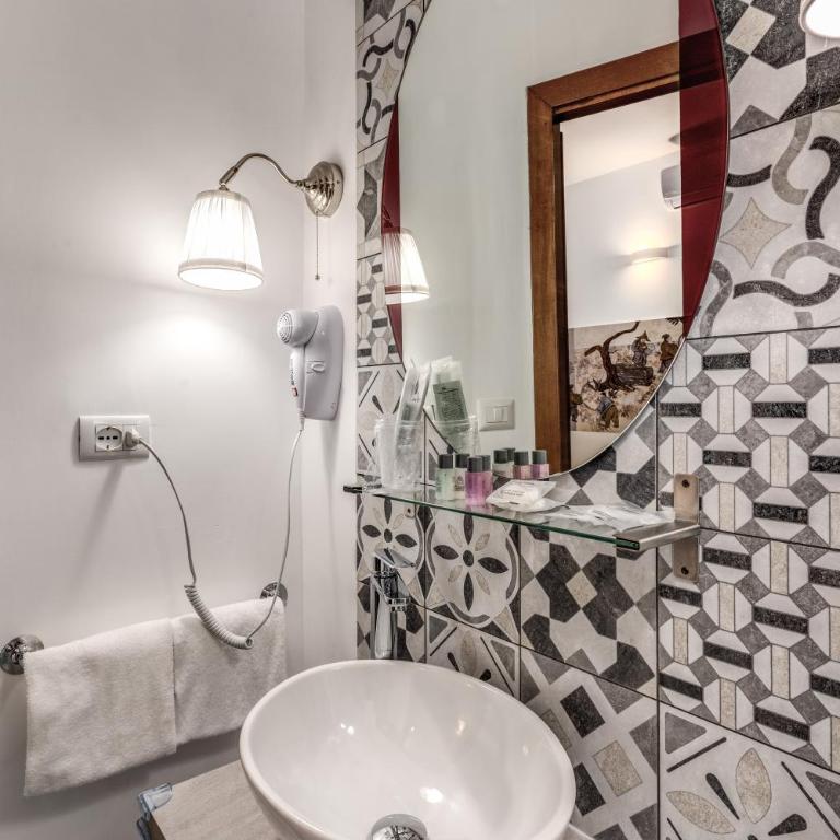 Hotel Santa Prassede - Camera Matrimoniale/Doppia con Letti Singoli - 7